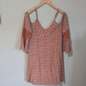 Womens Hem & Thread with Open Shoulders and 3/4 Sleeves In Size Small